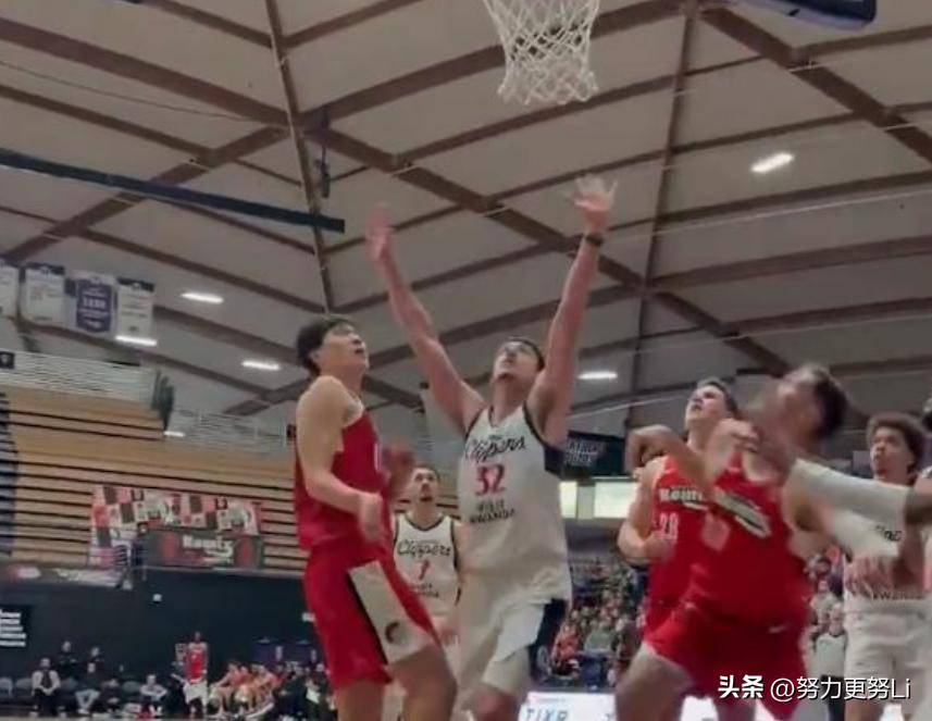 英雄联盟-今夜突围战来临，上海久事围绕社区盾远射贴柱，球迷炸锅，医务组通报恢复的简单介绍