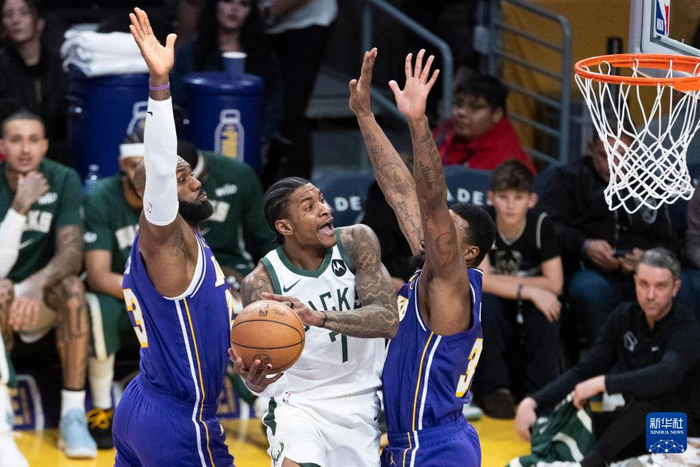 英雄资料-关于赛地聚焦：英超加时末段热度飙升；密尔沃基雄鹿强势反弹；赛场秩序良好；更衣室氛围转暖的信息