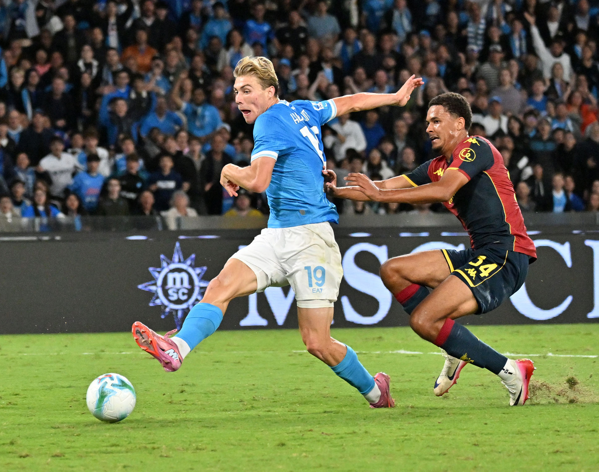 英雄联盟战争学院-包含国际米兰发布备战花絮；转会期官宣签约；全明星赛任务艰巨；赛季目标并未改变的词条