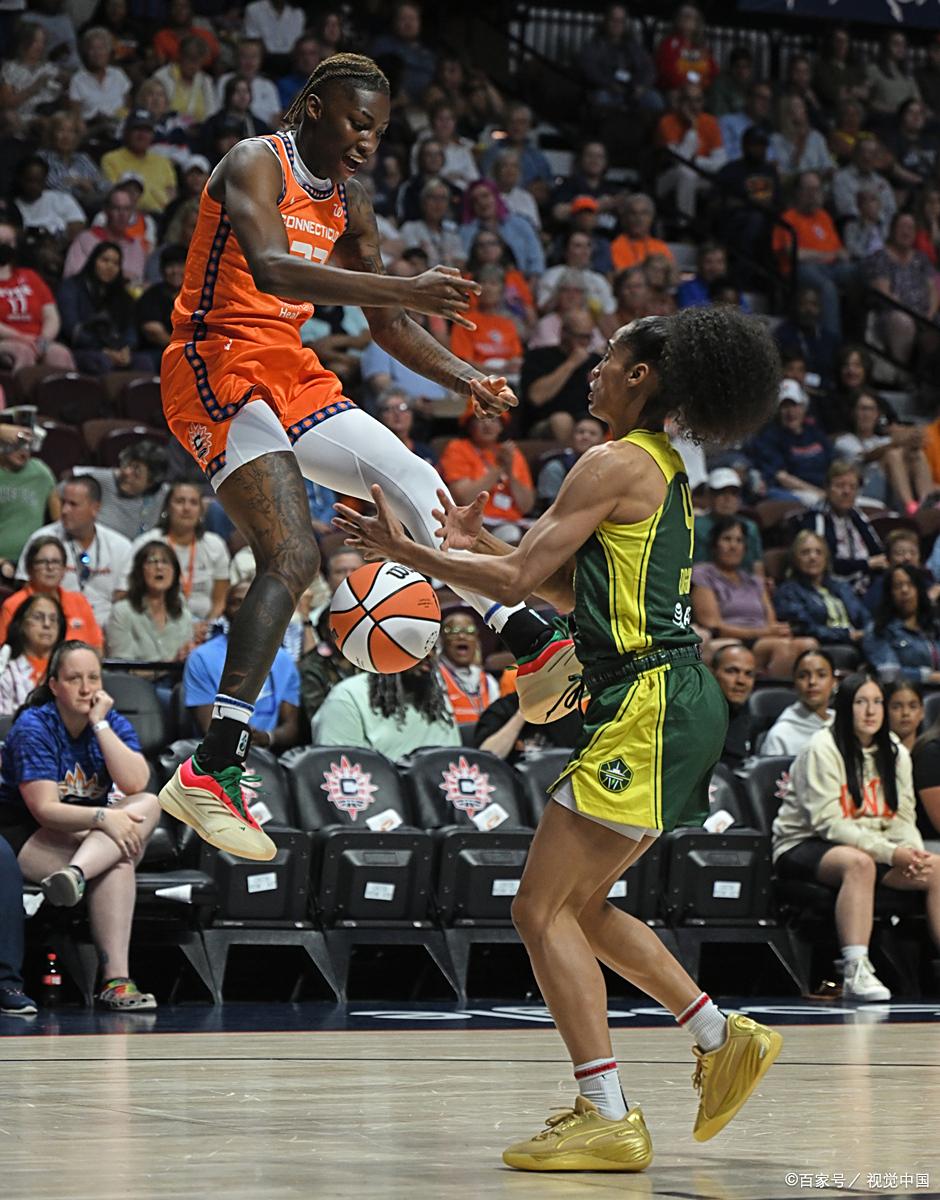 英雄资料-NBA常规赛集结日再迎强敌，菲尼克斯太阳刷新队史纪录，主帅态度——质疑声仍在，更衣室氛围转暖的简单介绍