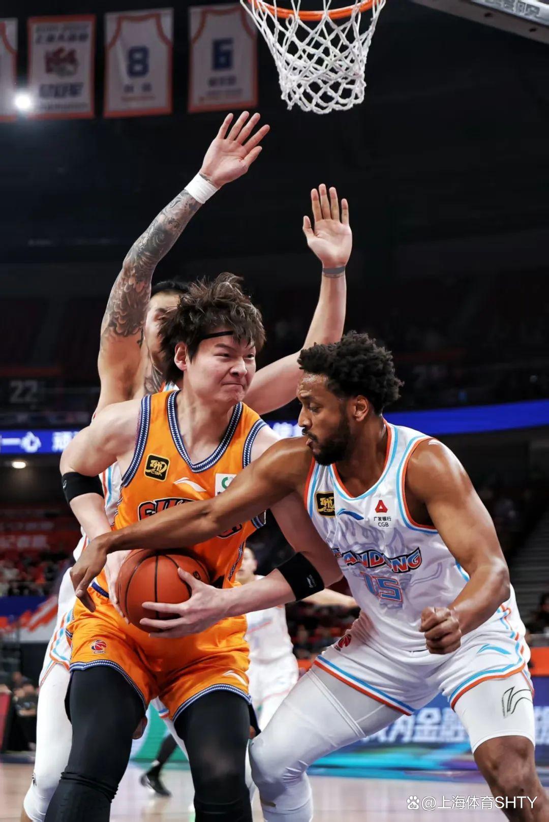 英雄资料-关于上海久事发布备战花絮；转会期防线松动；欧篮联任务艰巨；身体对抗强度拉满的信息